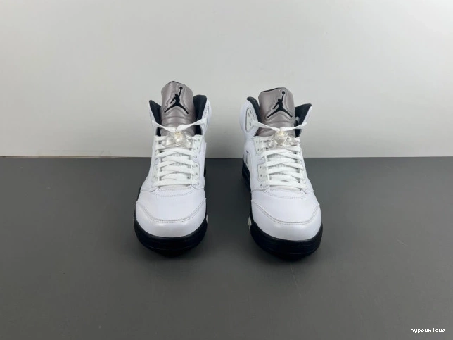 HYPE RETRO 5 BLACK' 'WHITE DD0587-110 AIR JORDAN 0823